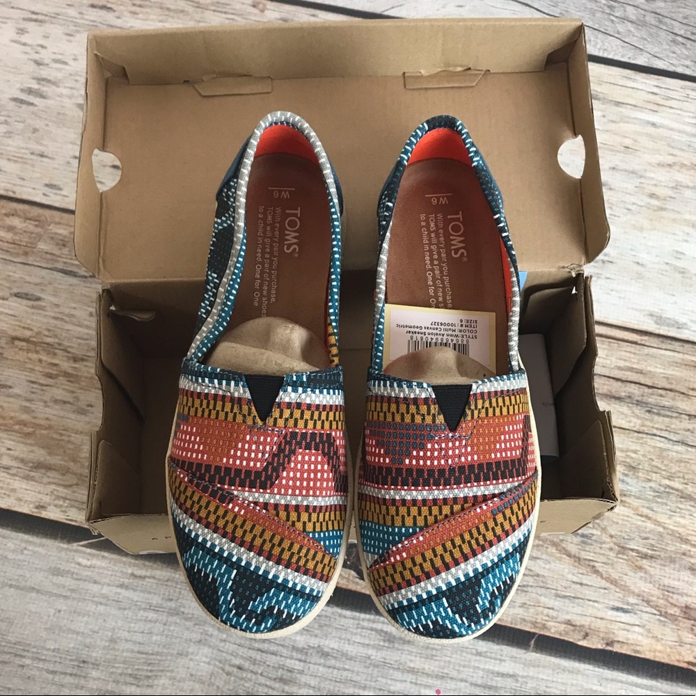 New TOMS size 6